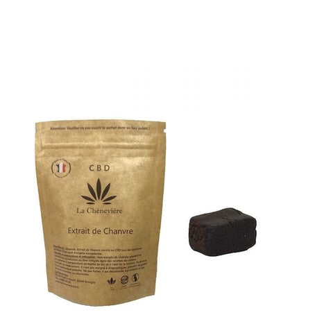 Visuel de la résine Black Hash H4CBD 15% provenant de la marque la chènevière et vendu par CBDeer. 