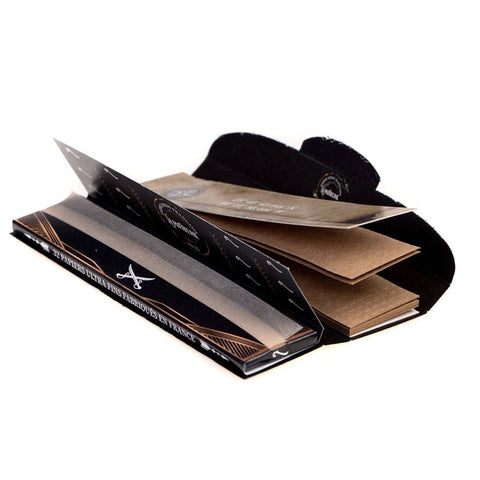Carnet de feuilles à rouler La Piraterie Hemp Edition 2en1, 100% naturelles avec tips perforés non blanchis.