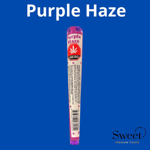 Visuel du pré-roll Purple Haze H4CBD provenant de la marque Sweet et vendu chez CBDeer. Profitez en toute simplicité de ces joints déjà roulés en forme de cône et prêts à fumer. Son odeur fruitée, son goût épicé combiné d’un taux de H4CBD à 20% vous procurera un puissant effet relaxant pour un moment des plus agréable. 