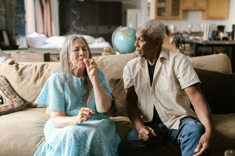 CBD et vieillissement : son rôle dans la santé des seniors